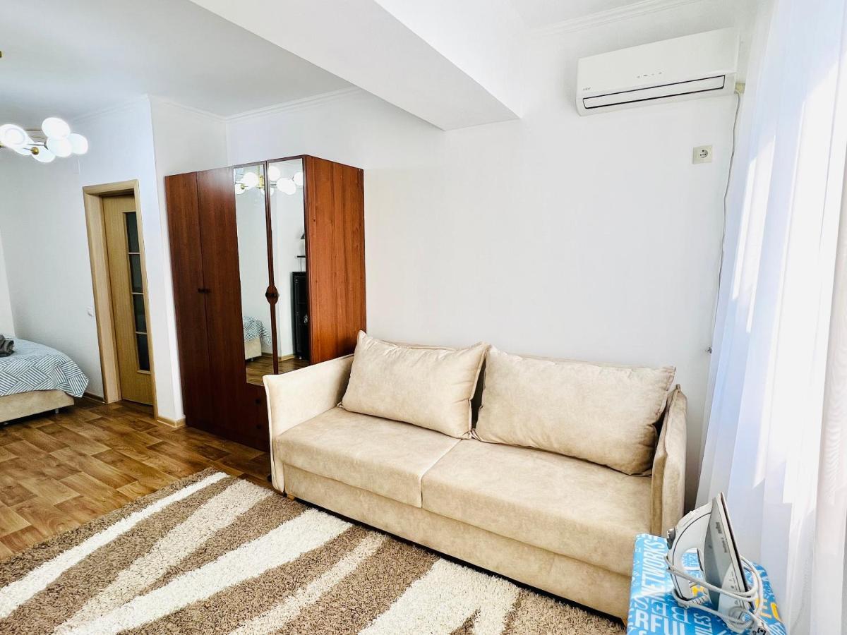 Evita Apartment Bishkek Ngoại thất bức ảnh